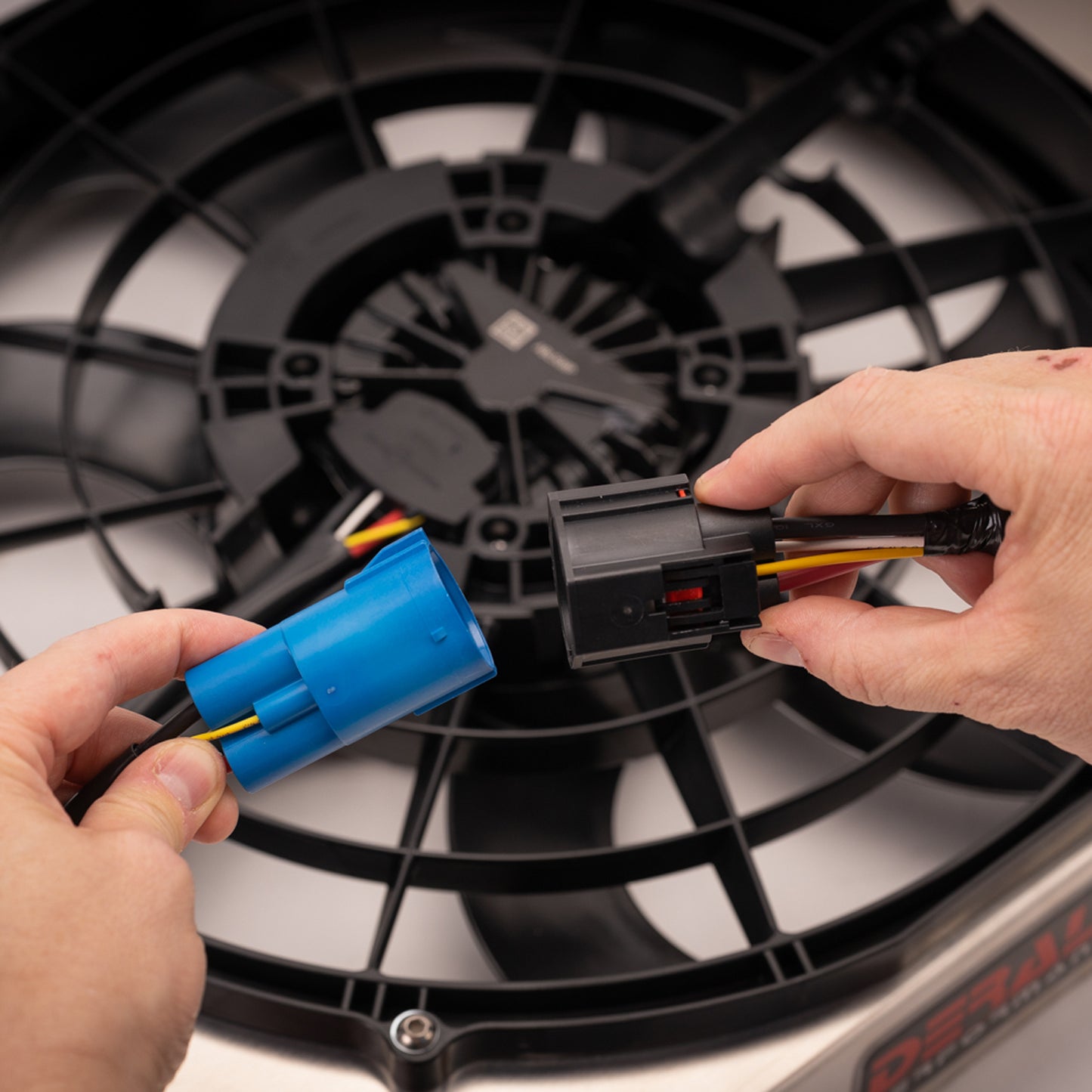 Powerpack - Brushless Single 17" RAD Fan/Alum Shroud Kit W/ PWM Controller